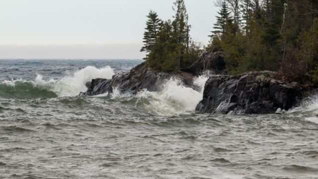 Fishing in the Wind: How Wind Positions Bass and How to Use It