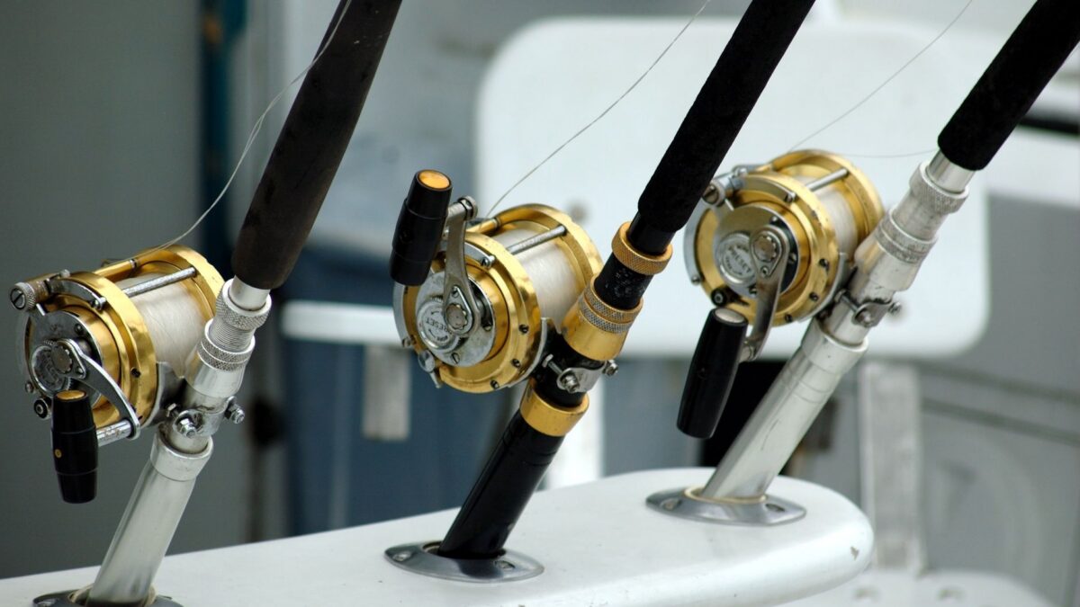 How to Stop Baitcaster Backlash: Spool Tension, Brakes, Thumbing and Fixing a Bird’s Nest