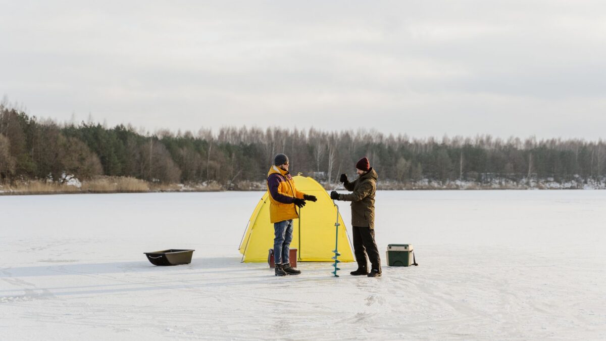 Ice Fishing Flasher vs LCD Fish Finder: How They Work and Which to Buy