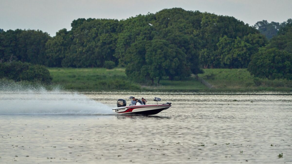 boat trolling motor lake
