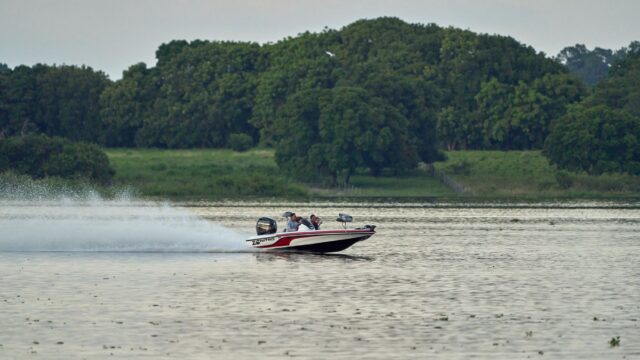 boat trolling motor lake